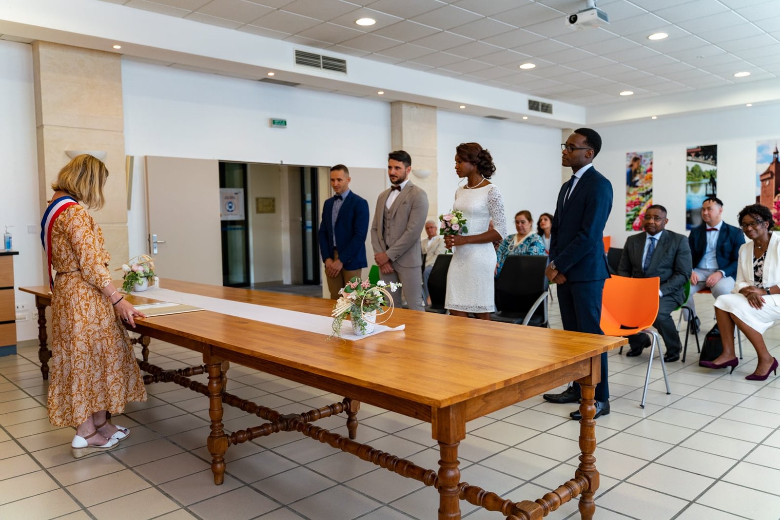Mariage à peu d&rsquo;invités : ce que ça change vraiment pour les photos